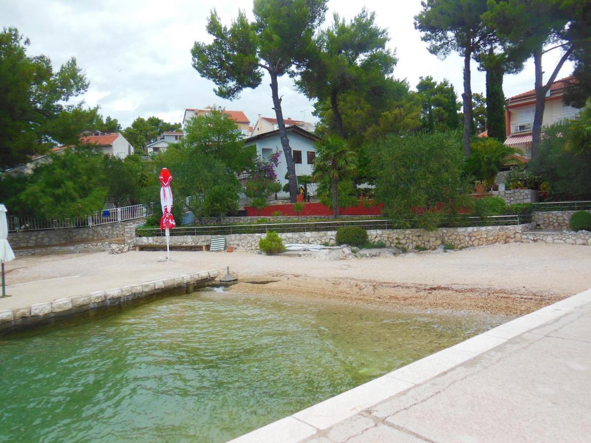 Holiday Home Oleander Zaboric Buitenkant foto