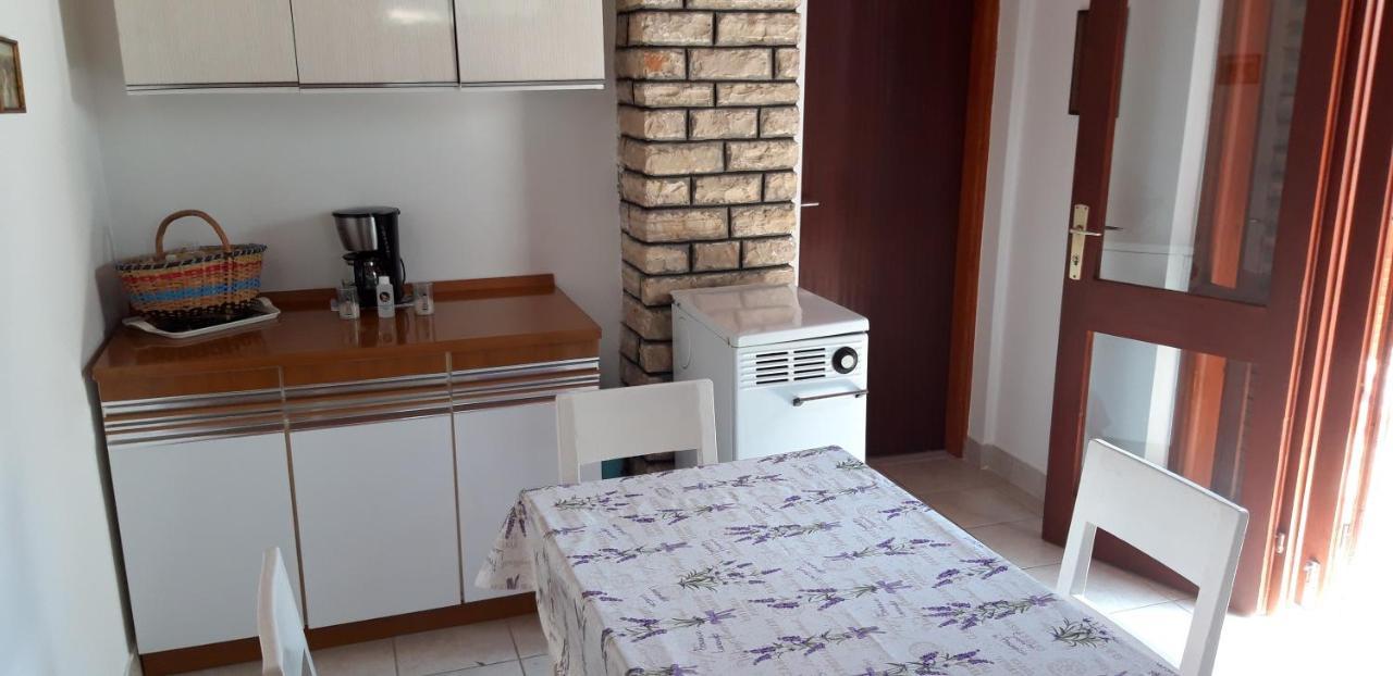 Holiday Home Oleander Zaboric Buitenkant foto