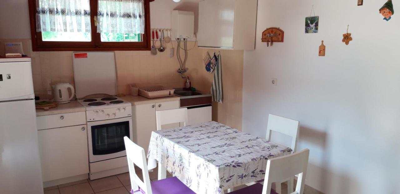 Holiday Home Oleander Zaboric Buitenkant foto