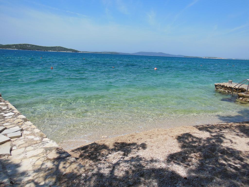 Holiday Home Oleander Zaboric Buitenkant foto